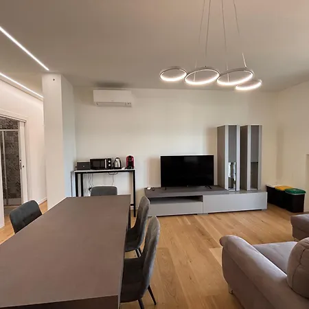 Design & Style Con 3 E 2 Bagni Apartment *